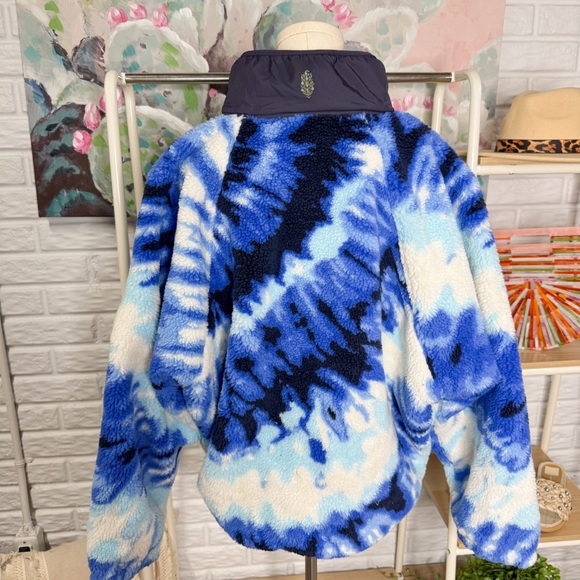 Free People Hit The Slopes Printed Pullover in Ocean Tie Dye Combo - Picture 4 of 4